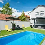 Balatonic Lemon Apartmanhaz Lägenhet