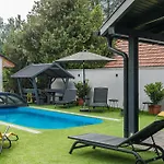 Balatonic Lemon Apartmanhaz *