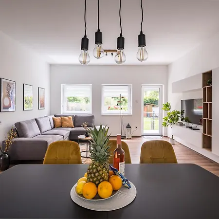 Balatonic Lemon Apartmanhaz *