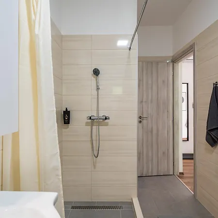 Balatonic Lemon Apartmanhaz 아파트 시오포크