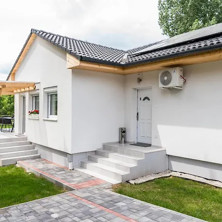 Balatonic Lemon Apartmán *